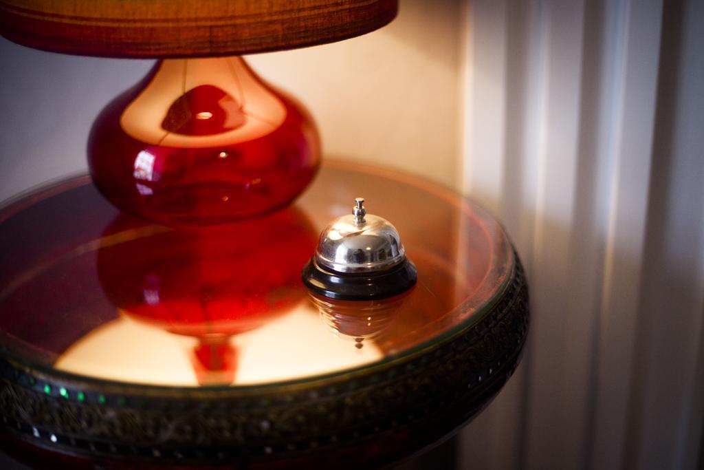 Eaton House Hotel Pembroke Kültér fotó